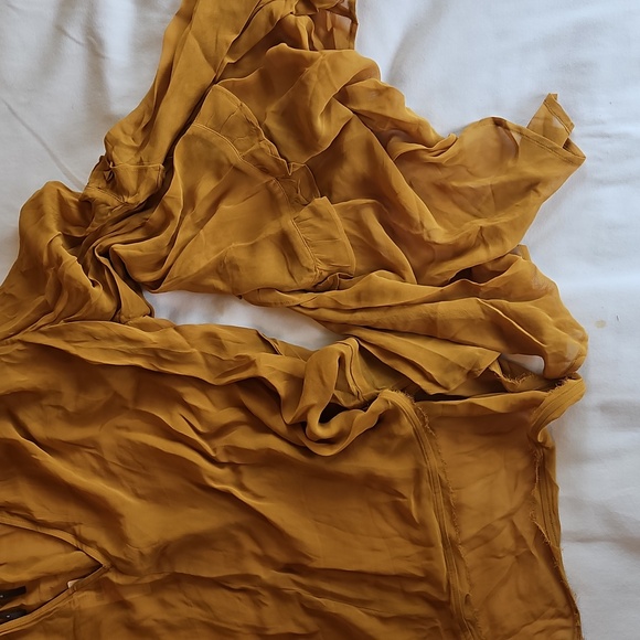 Anthropologie Flare-Sleeve V-Neck Blouse dark yellow - Picture 5 of 7